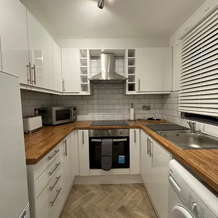 Appartamento The Airport Flat - Newly Renovated & Free Parking *